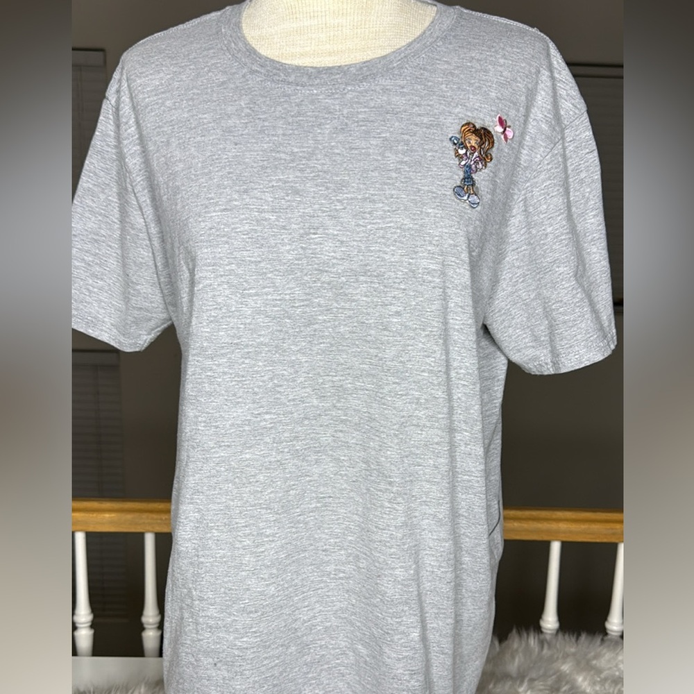 Nasty Gal Heather Gray Short Sleeve Tee with BRATZ Embroidery Size 6 Oversized